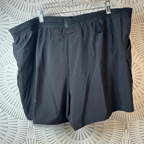 VRST Men’s NWT Men’s Shorts Black 5 inch inseam Built in Brief XXLARGE - Picture 3 of 8